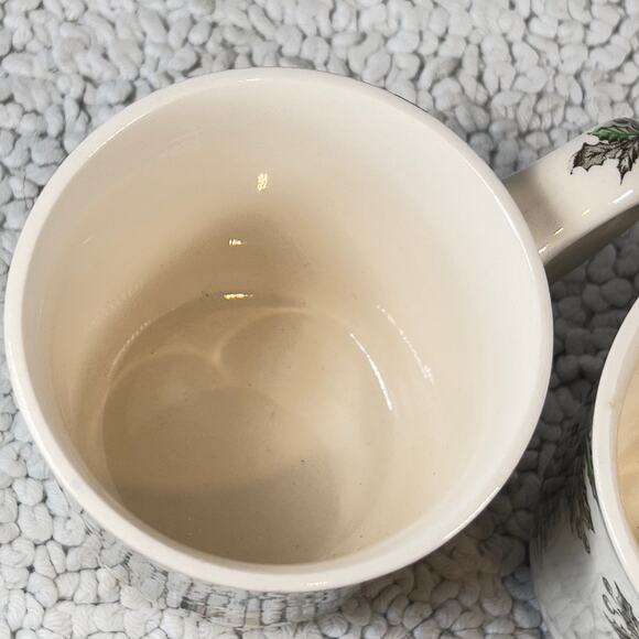 Johnson Bros Vintage Christmas Mugs Made in England TWO! Genuine Hand Engraving - Picture 11 of 15